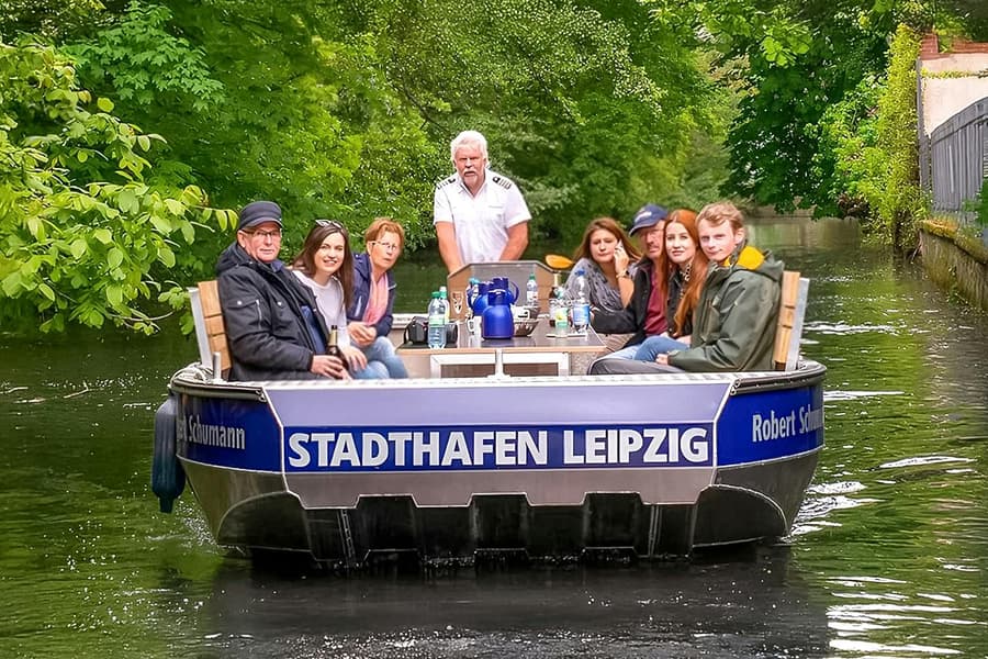 2-hour Motorboat Tour in Riverside Forest, Leipzig