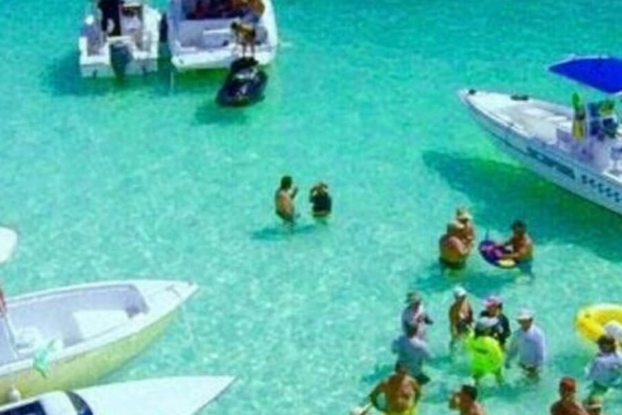 Miami: Party Boat Day Trip from Bayside Marketplace, at Miami Boat Tours