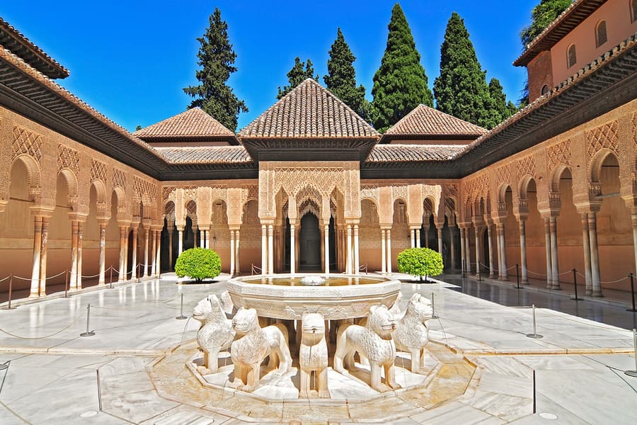 Day trips to Alhambra, at Alhambra