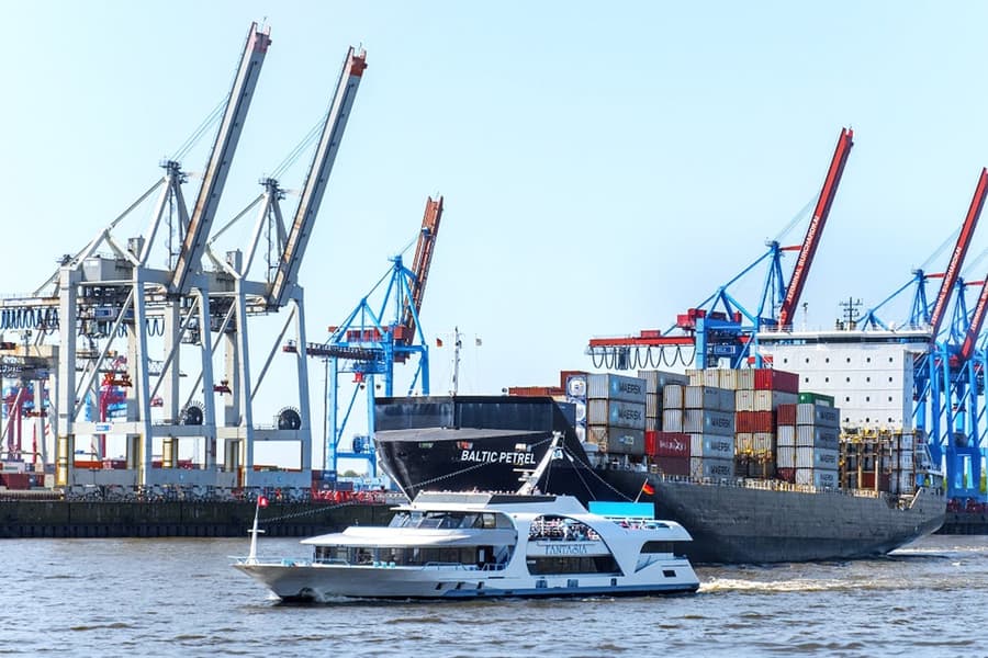 Combo: Hamburg Harbor Cruise + Elbphilharmonie German Guided Tour Tickets, Hamburg