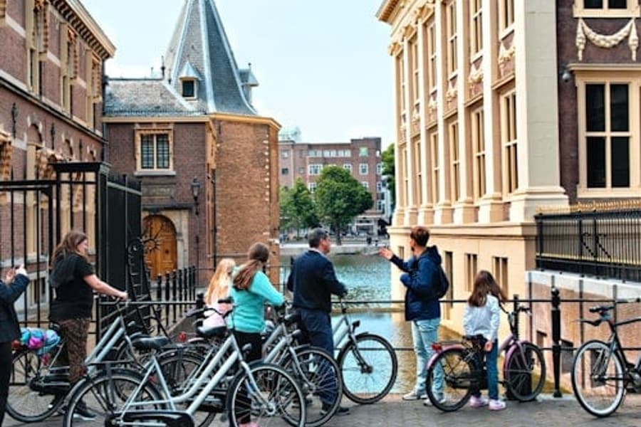 મીયૂનિક બાઈક ટૂર, The Hague