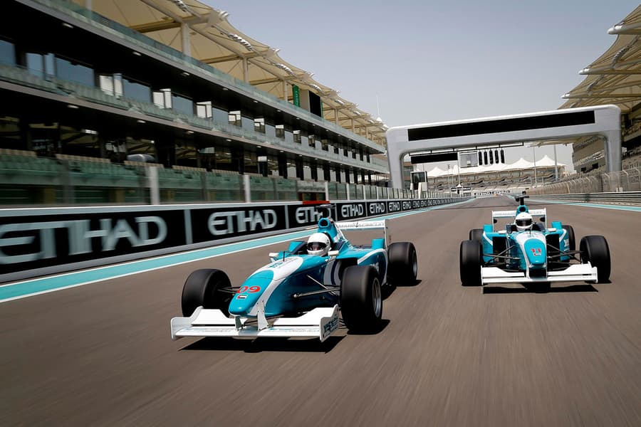 Formula Yas 3000 Køreoplevelse på Yas Marina Circuit, at Yas Marina Circuit, Abu Dhabi