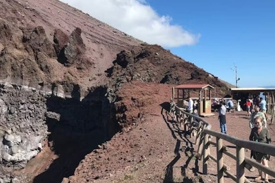 Везувий: Билет с пропускане на опашката + Аудио гид, at Mount Vesuvius, Ercolano