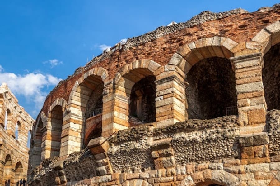 Verona, Lake Garda & Sirmione: Guided Tour from Venice + Boat Cruise, at Verona Day Trips from Venice