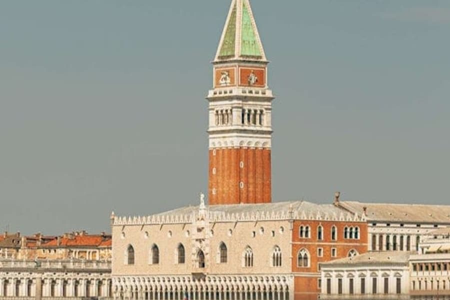 Venice: Boat Tour + Glass of Prosecco, at Venice Boat Tours
