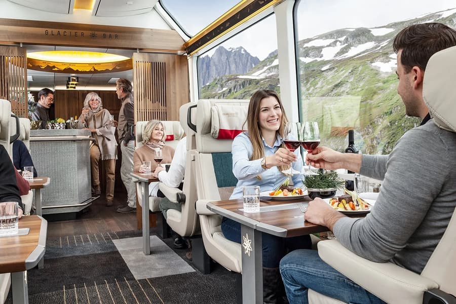 Swiss Travel Continuous Pass: Unlimited Travel on Train, Bus & Boat, Zurich