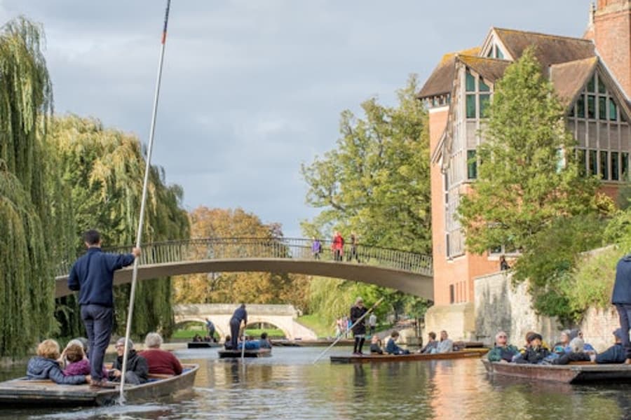 Cambridge University Punting Tour, Cambridge