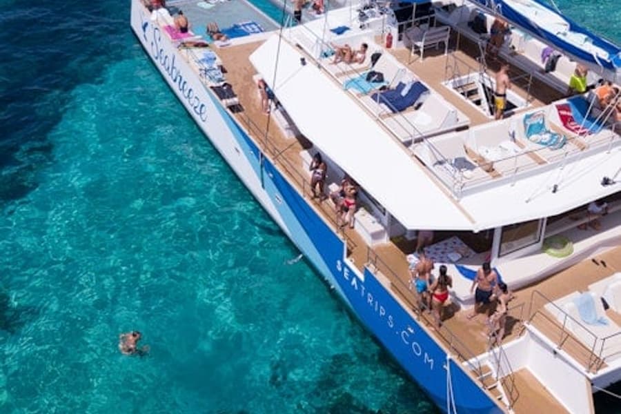 Comino: Blue Lagoon Day Trip and Catamaran Sailing, Ghajnsielem