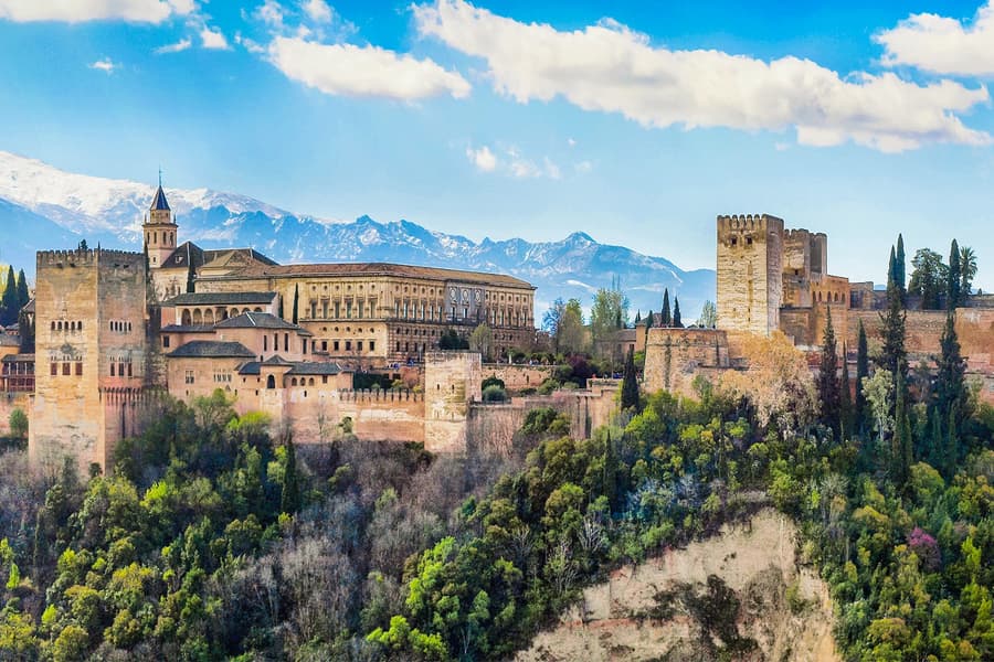 Alhambra Skip-the-Line Guided Tour Without Nasrid Palaces, Granada