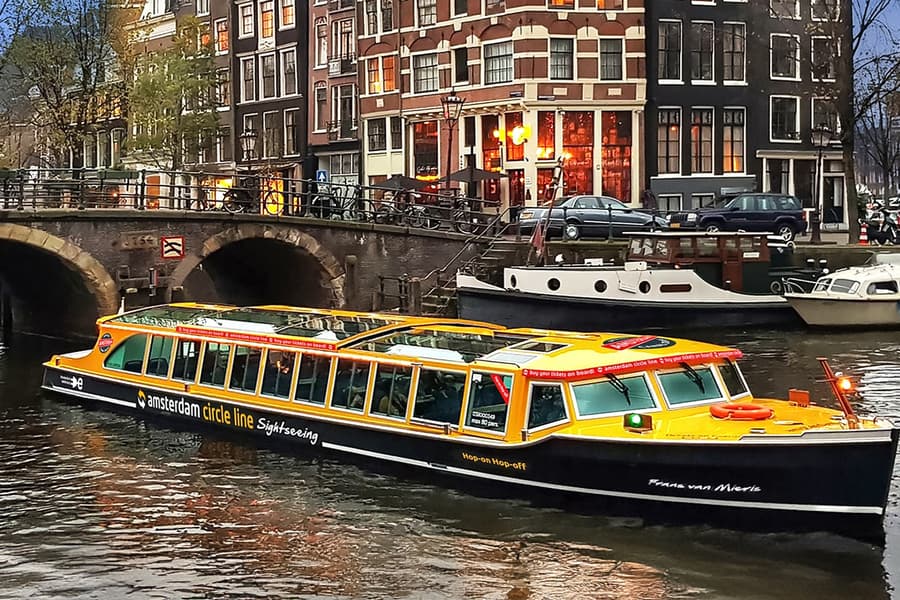 Amsterdam: Canal Cruise with Wine and Cheese, Amsterdam