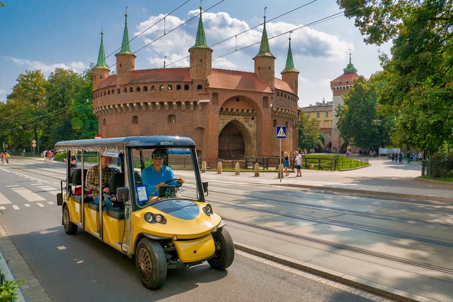 Tour amb Guia Àudio per Cracòvia en Cotxe Elèctric, at Plac Jana Matejki 3, 31-157, Krakow