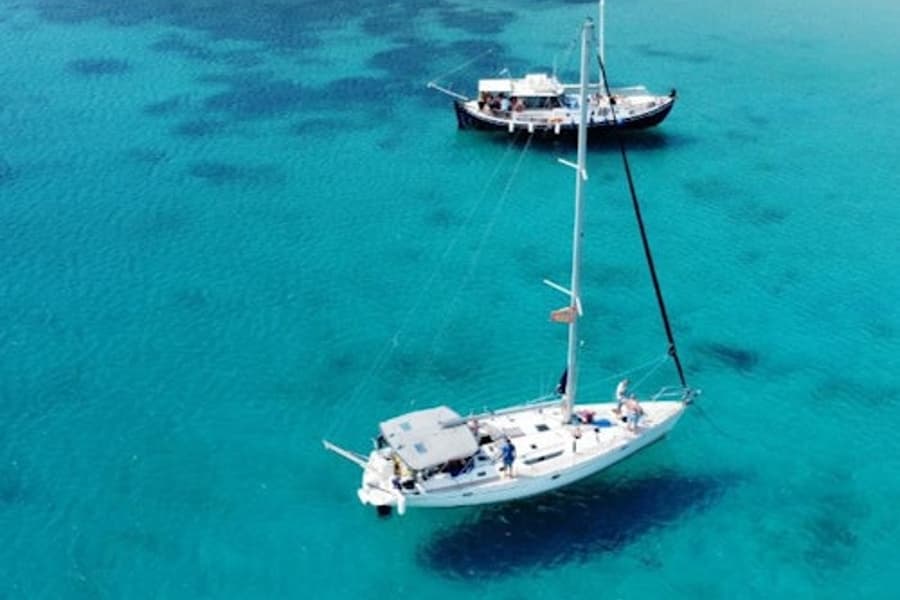 Mykonos Beach Safari e Rhenia: Cruzeiro ao Pôr do Sol + Jantar, at Mykonos Cruises, Greek Islands