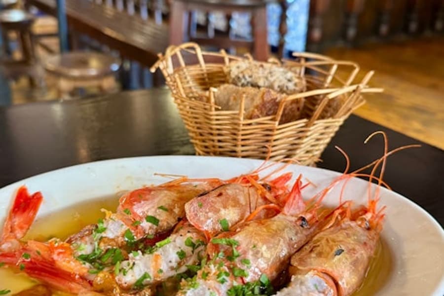 Madrid: Guided Walking Tour + Tapas Tasting & Drinks