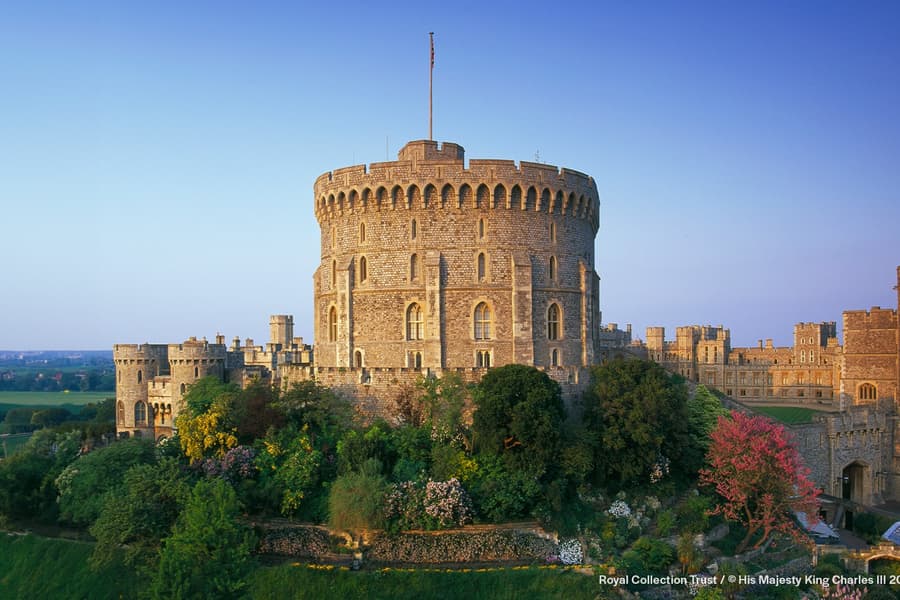 From London: Stonehenge and Windsor Day Trip tickets at Victoria Coach Station