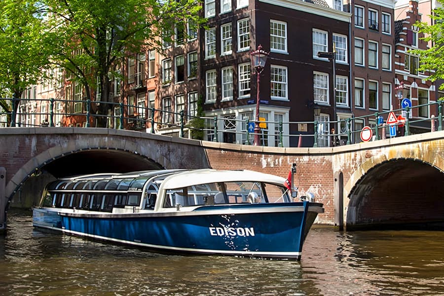 Amsterdam: 75-Min City Canal Cruise on Closed Heated Boat, Amsterdam