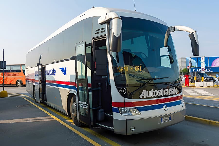 Autostradale Airport Express One-Way Tickets: Milan Linate Airport to/from Milan Centrale, at Milan Linate Airport