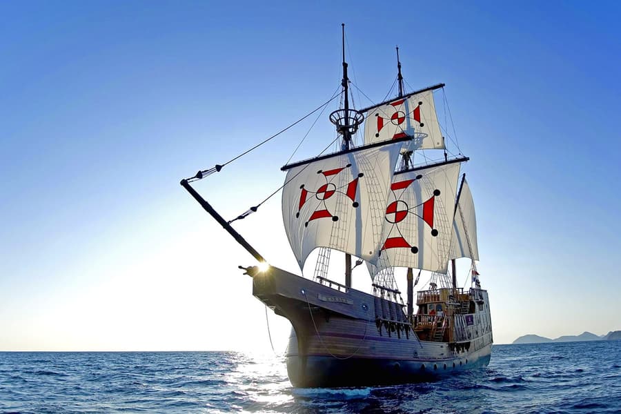 Guided Elaphite Islands Cruise by Karaka, Dubrovnik