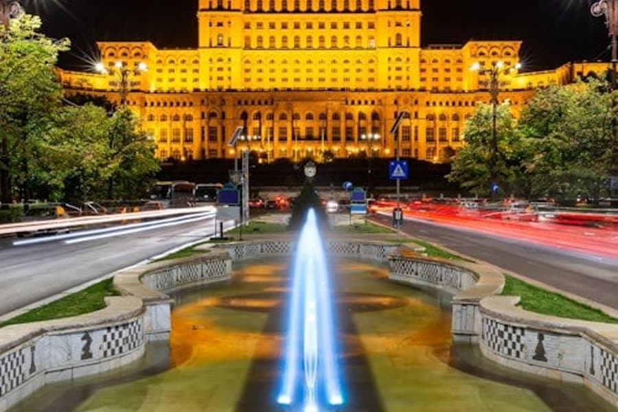 Palatets av Parlamentet i Bukarest: Guide Tur på Spanska, at Palace of Parliament, Bucharest