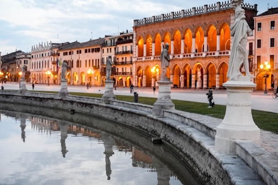 Padua: Guided Tour + Train Transfers from Venice + Botanical Garden Entry, at Padua Day Trips from Venice
