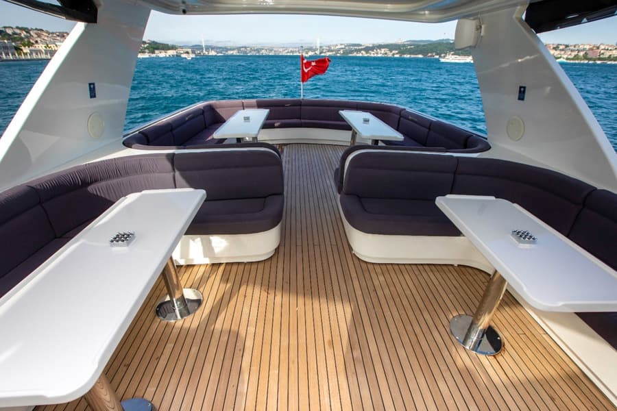Crociera diurna di lusso sul Bosforo in yacht con snack e caffè turco, Istanbul