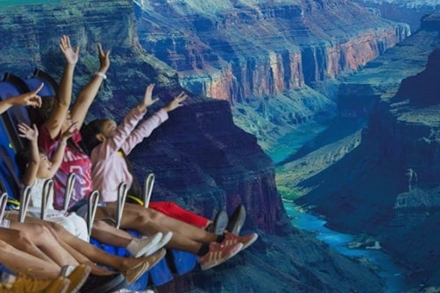 כרטיס כניסה ל'Beyond The Lens' בברנסון, at Beyond The Lens! Branson, Branson