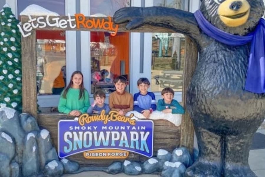 Rowdy Bear's Smoky Mountain Snowpark: Brățară nelimitată 2 ore, at Rowdy Bear's Smoky Mountain Snowpark - Pigeon Forge, Pigeon Forge