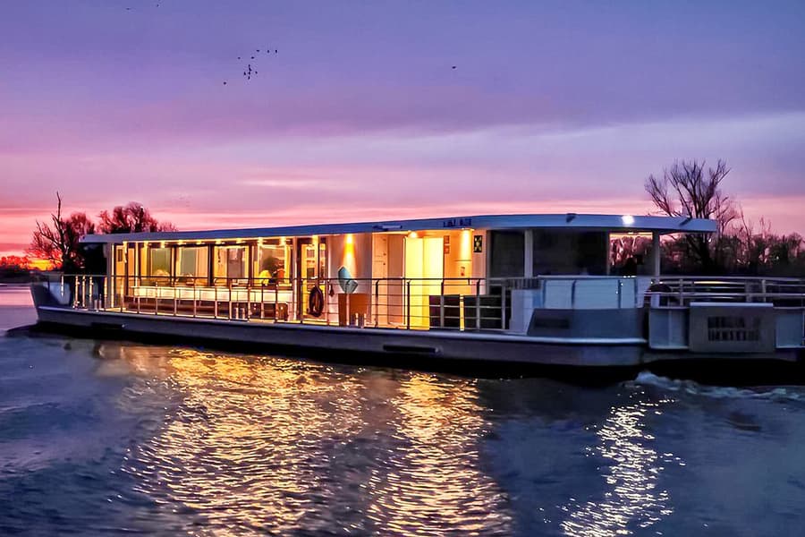 Abendliche Sightseeing-Bootsfahrt in Berlin, at Solarwaterworld Hafen, Berlin