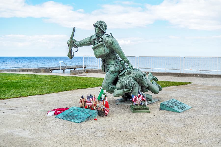 From Paris: Normandy D-Day Beaches Full-Day Guided Tour with Lunch, Normandy