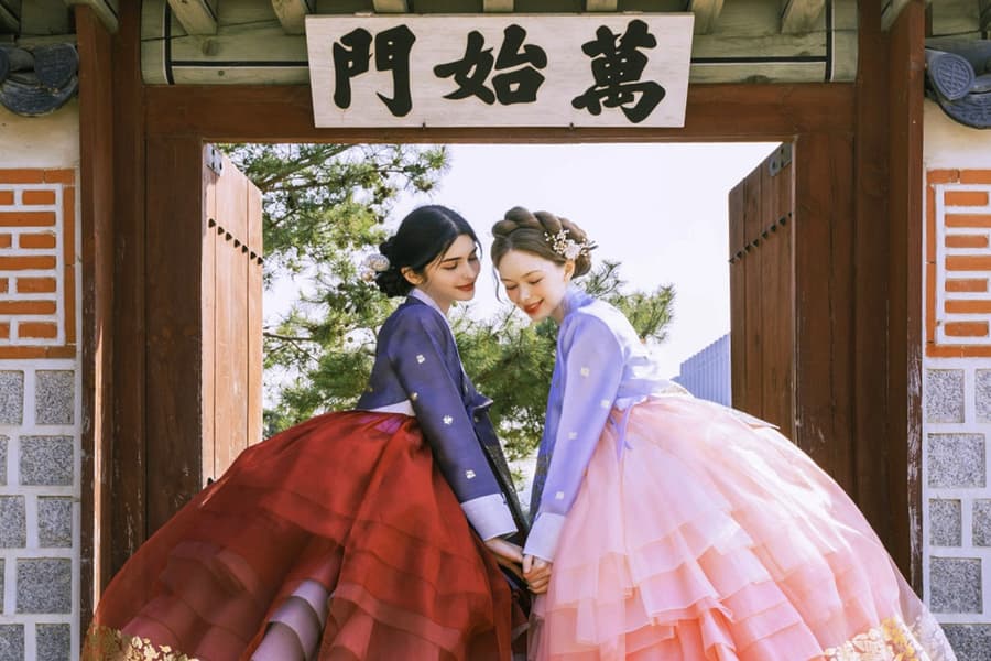 Hanbok Rental Experience at Seoul Gyeongbokgung Palace tickets at Gyeongbokgung Palace