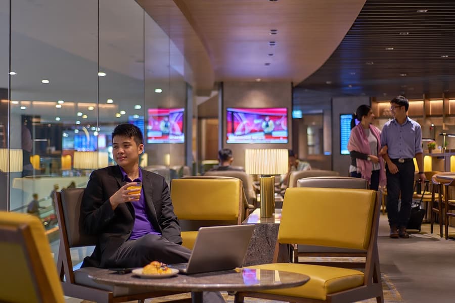 دسترسی به سالن پذیرایی مانایا پلازا پرمیوم در فرودگاه کوئینزتاون, at Plaza Premium Lounge, International Departures Terminal 1, Kuala Lumpur
