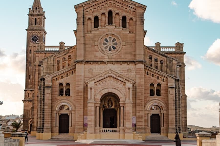 गोझो और कोमिनो: नाव यात्रा + राउंडट्रिप ट्रांसफर, Valletta