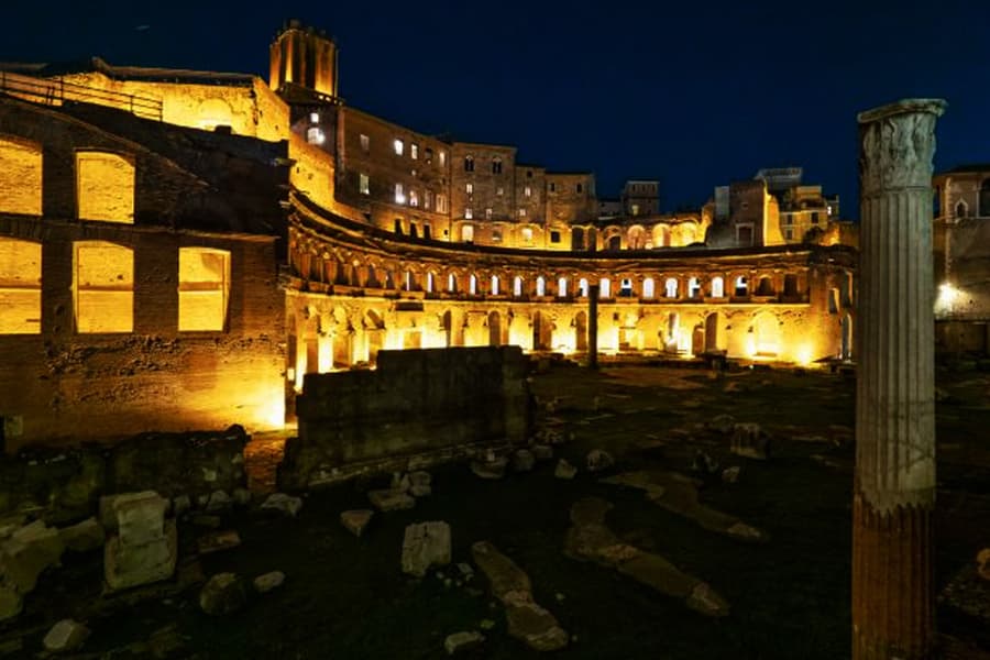Tour a peu per Trevi, Navona, Panteó i Escales Espanyoles, at Piazza Navona 25, Rome