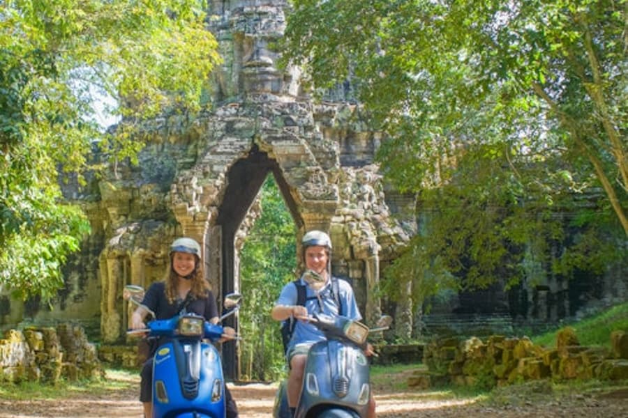 Angkor Adventure Vespa Tour, Siem Reap