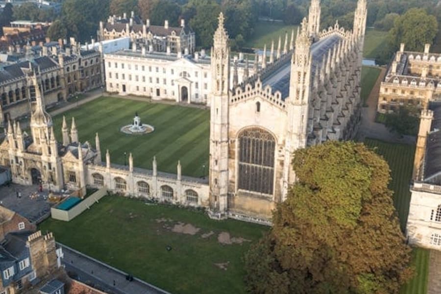 Combined Cambridge University Walking & Punting Tour With King’s College, Cambridge