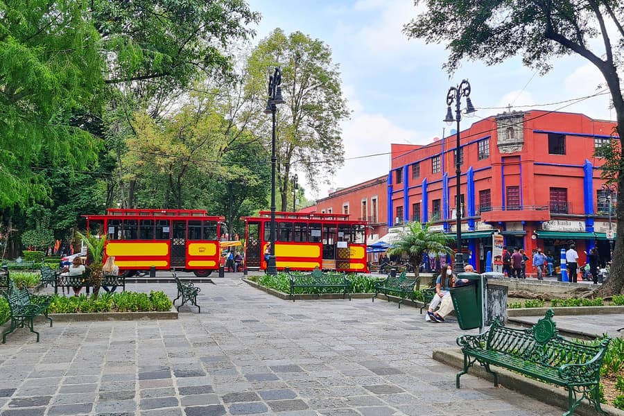 Full-Day Tour: Frida Kahlo Museum Tickets with Coyoacán Stroll & Xochimilco Boat Ride, Mexico City
