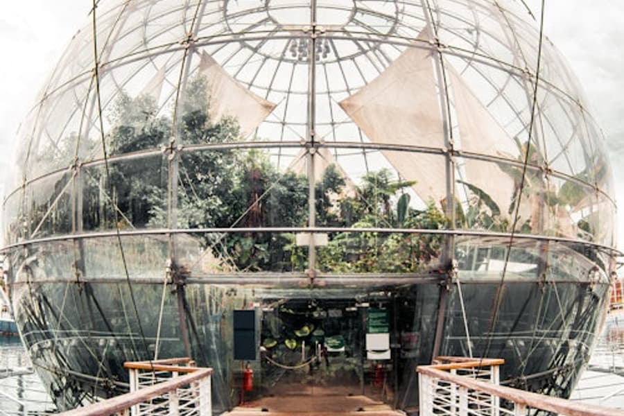 Biosphere: Hraðbrautarmiði, at Biosphere, Genoa