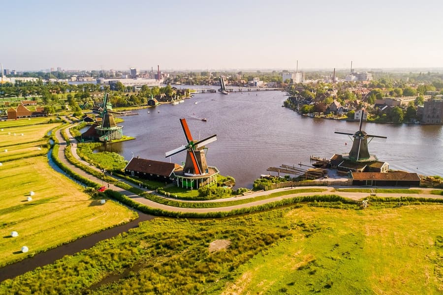 Von Amsterdam: Zaanse Schans, Volendam und Marken Ganztägige geführte Tour, at Tours & Tickets Amsterdam (Tours & Tickets), Amsterdam