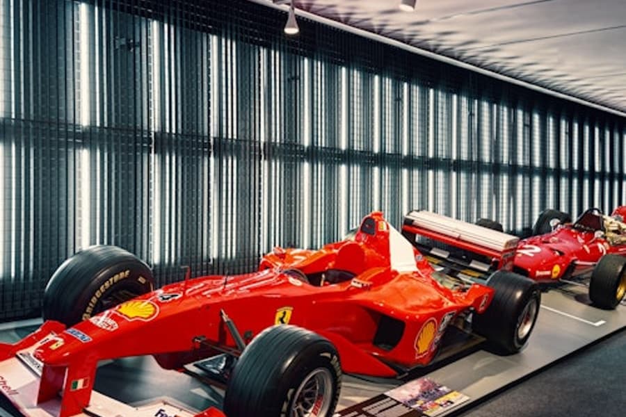 एन्ज़ो फेरारी संग्रहालय + फेरारी संग्रहालय मारानेलो + F1 सिमुलेटर, Modena