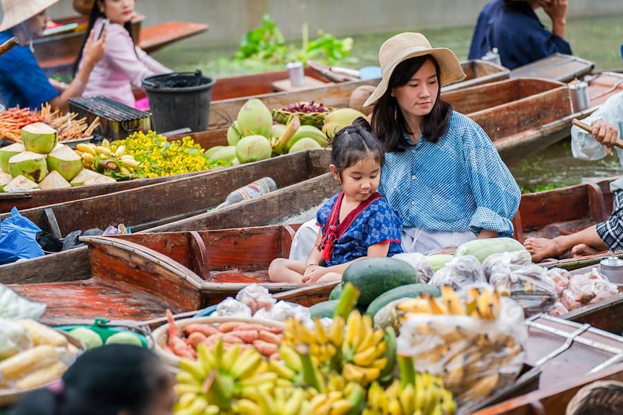 Damnoen Saduak Floating Market & Maeklong Railway Market Full-Day Guided Tour, Bangkok