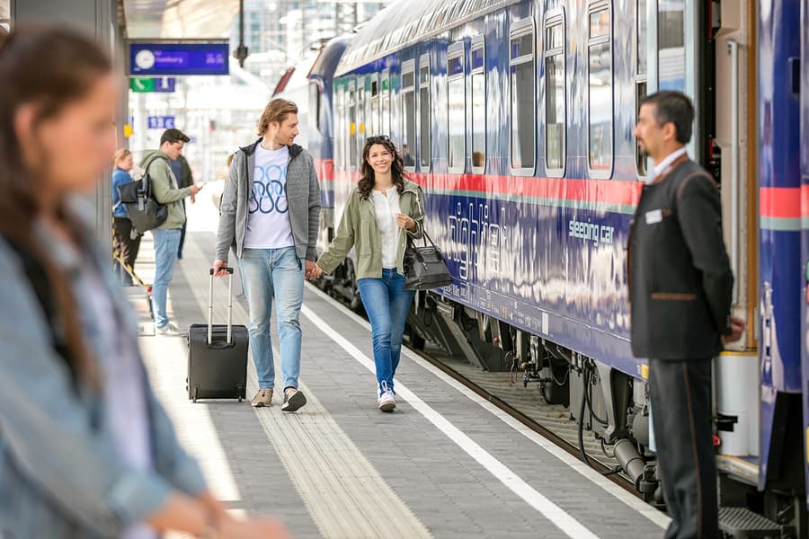 ตั๋ว Eurail Global Flexible: เลือกใช้งานได้ 4 ถึง 15 วันภายใน 30/60 วัน, at Paris, Berlin