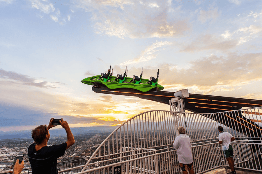 Tour d'observation SkyPod du STRAT et manèges à sensations, at STRAT Hotel, Las Vegas