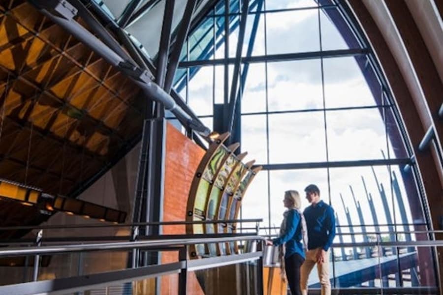 ศูนย์ไวน์แห่งชาติของออสเตรเลีย: ทัวร์ไวน์ออสเตรเลียพร้อมไกด์, at National Wine Centre of Australia, Adelaide