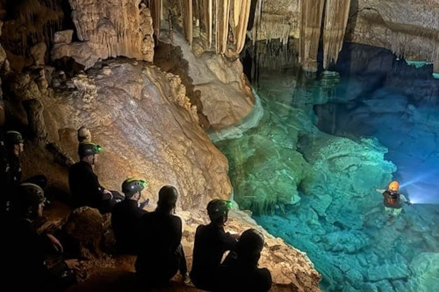 کیووا آکواتیکا: زیر زمین جھیلوں میں تیراکی کریں, at Mallorca Water Activities, Can Pastilla