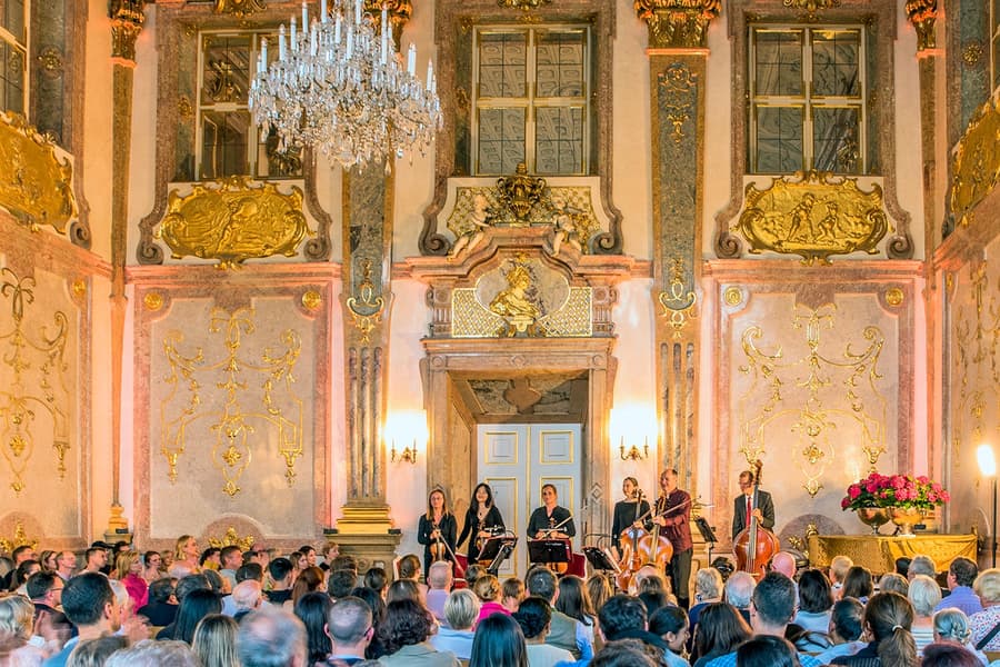کاخ میرابل: کنسرت کلاسیک در سالن مرمر, at Schlosskonzerte Mirabell, Salzburg