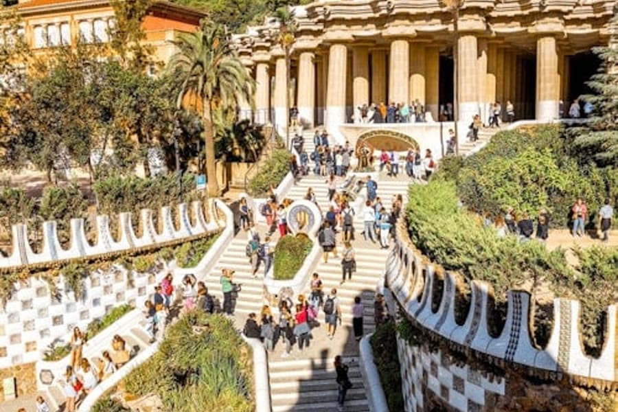 Sagrada Família & Park Güell: Morning Entry Ticket & Guided Tour