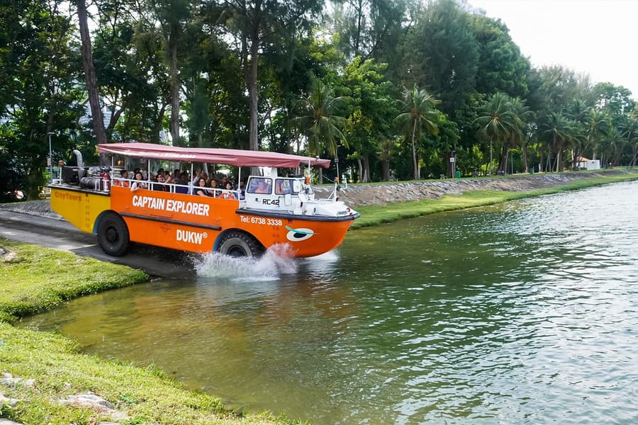 1-hour Singapore Guided Captain Explorer DUKW® Tour, Singapore