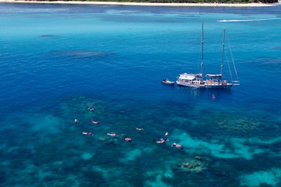 Walk, Sail and Snorkel: Great Barrier Reef & Green Island Tour from Cairns, Cairns
