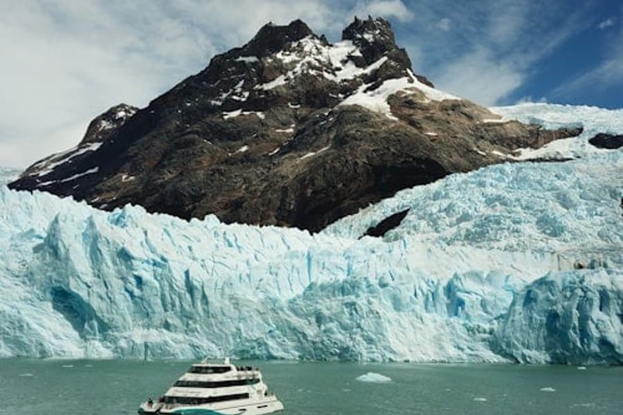 Perito Moreno Glacier: Cruise + Roundtrip Transfer from El Calafate, El Calafate