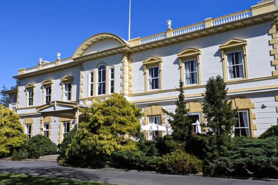 Guided Small Group Walking Tour Through Auckland, Auckland