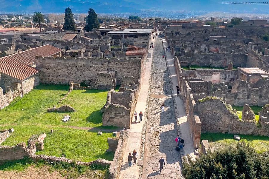 De Nápoles: Tour Guiado por Pompeia com Visita Opcional a Herculano ou Vesúvio, at Naples, Pompeii and Naples